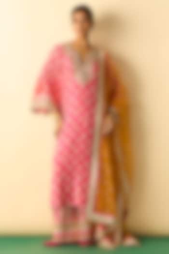 Pink Cotton Silk Boota Printed Kurta Set by GOPI VAID at Pernia's Pop Up Shop