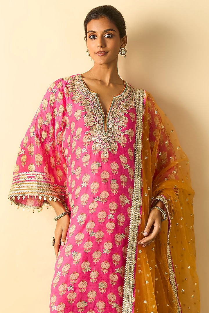 Pink Cotton Silk Boota Printed Kurta Set by GOPI VAID at Pernia's Pop Up Shop