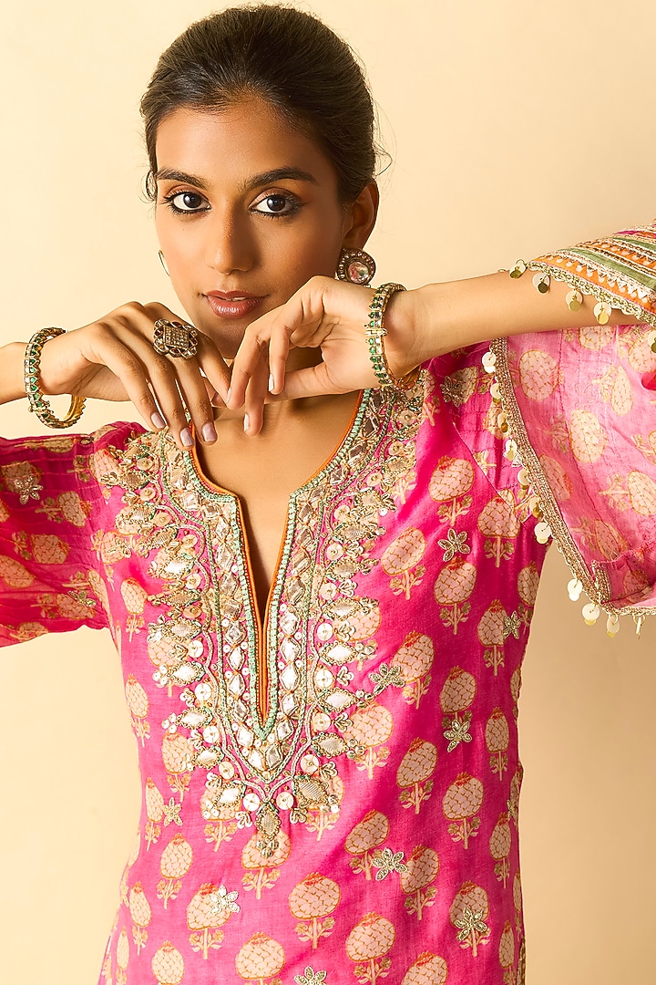 Pink Cotton Silk Boota Printed Kurta Set by GOPI VAID at Pernia's Pop Up Shop