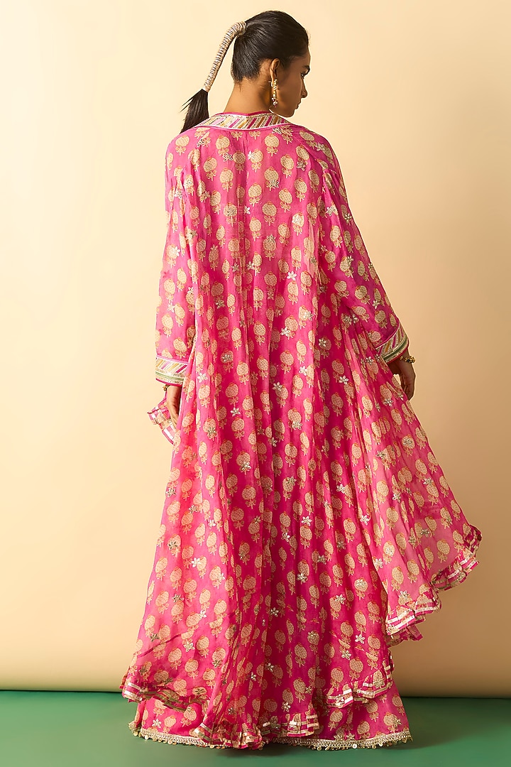 Pink Georgette Boota Printed Cape Set by Gopi Vaid at Pernia's Pop Up Shop