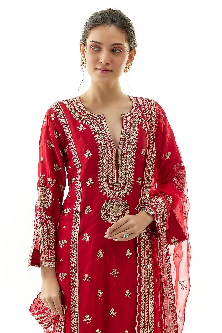 Red Tussar Silk Embroidered Kurta Set by Gopi Vaid at Pernia's Pop Up Shop