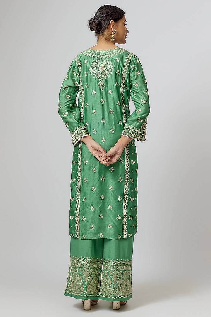 Green Tussar Silk Embroidered Kurta Set by GOPI VAID at Pernia's Pop Up Shop