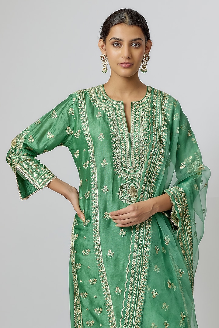 Green Tussar Silk Embroidered Kurta Set by GOPI VAID at Pernia's Pop Up Shop