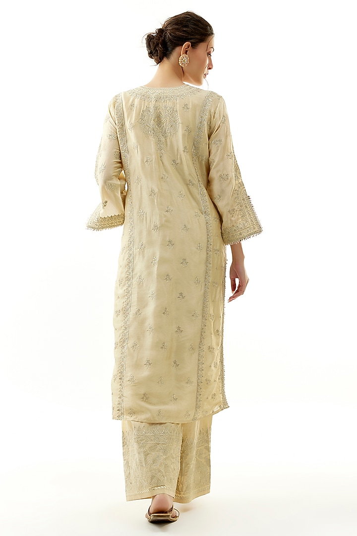 Ivory Tussar Silk Embroidered Kurta Set by Gopi Vaid at Pernia's Pop Up Shop