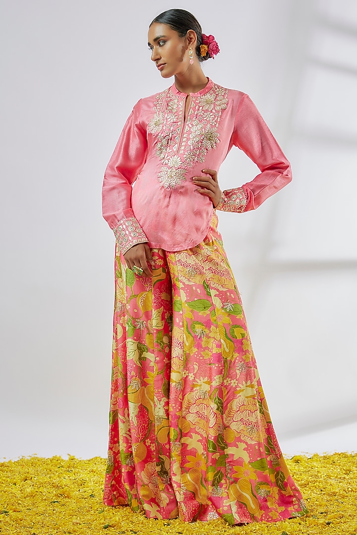 Pink Tussar Floral Printed Pant Set by Gopi Vaid at Pernia's Pop Up Shop