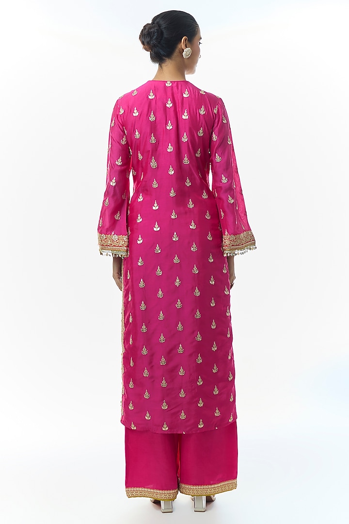 Rani Pink Tussar Motifs Embroidered Kurta Set by Gopi Vaid at Pernia's Pop Up Shop