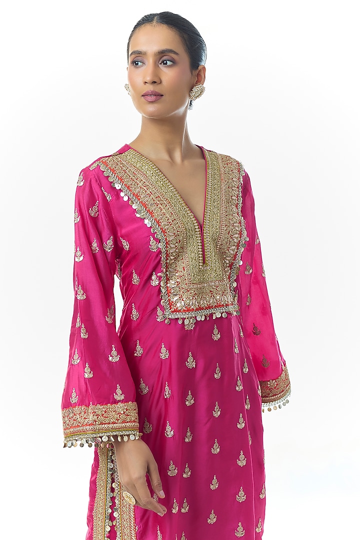Rani Pink Tussar Motifs Embroidered Kurta Set by Gopi Vaid at Pernia's Pop Up Shop