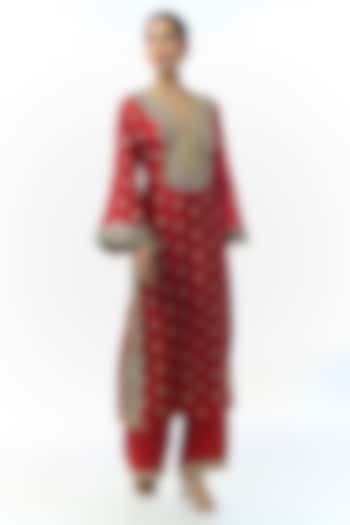 Red Tussar Motifs Embroidered Kurta Set by Gopi Vaid at Pernia's Pop Up Shop