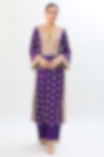 Purple Tussar Motif Embroidered Kurta Set by Gopi Vaid at Pernia's Pop Up Shop