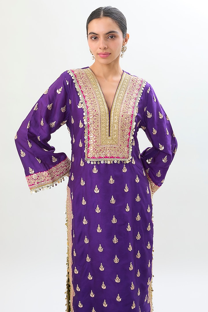 Purple Tussar Motif Embroidered Kurta Set by Gopi Vaid at Pernia's Pop Up Shop