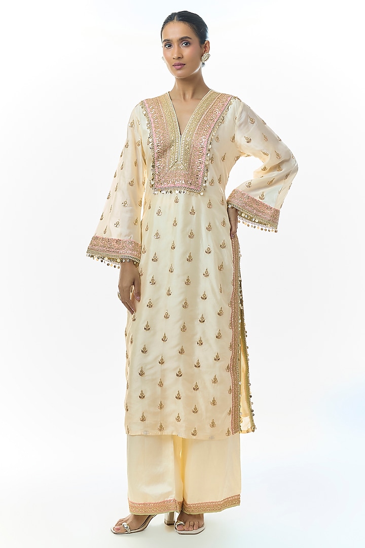 Ivory Tussar Motifs Embroidered Kurta Set by Gopi Vaid at Pernia's Pop Up Shop