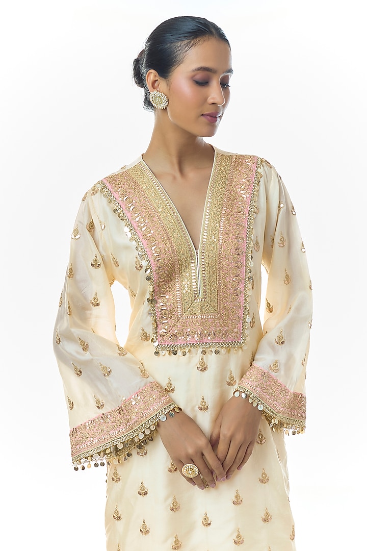 Ivory Tussar Motifs Embroidered Kurta Set by Gopi Vaid at Pernia's Pop Up Shop
