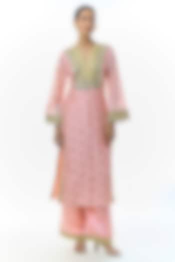 Pink Tussar Motifs Embroidered Kurta Set by Gopi Vaid at Pernia's Pop Up Shop
