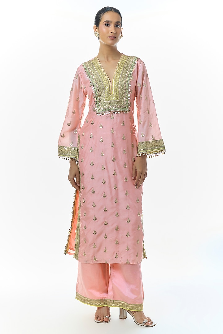 Pink Tussar Motifs Embroidered Kurta Set by Gopi Vaid at Pernia's Pop Up Shop