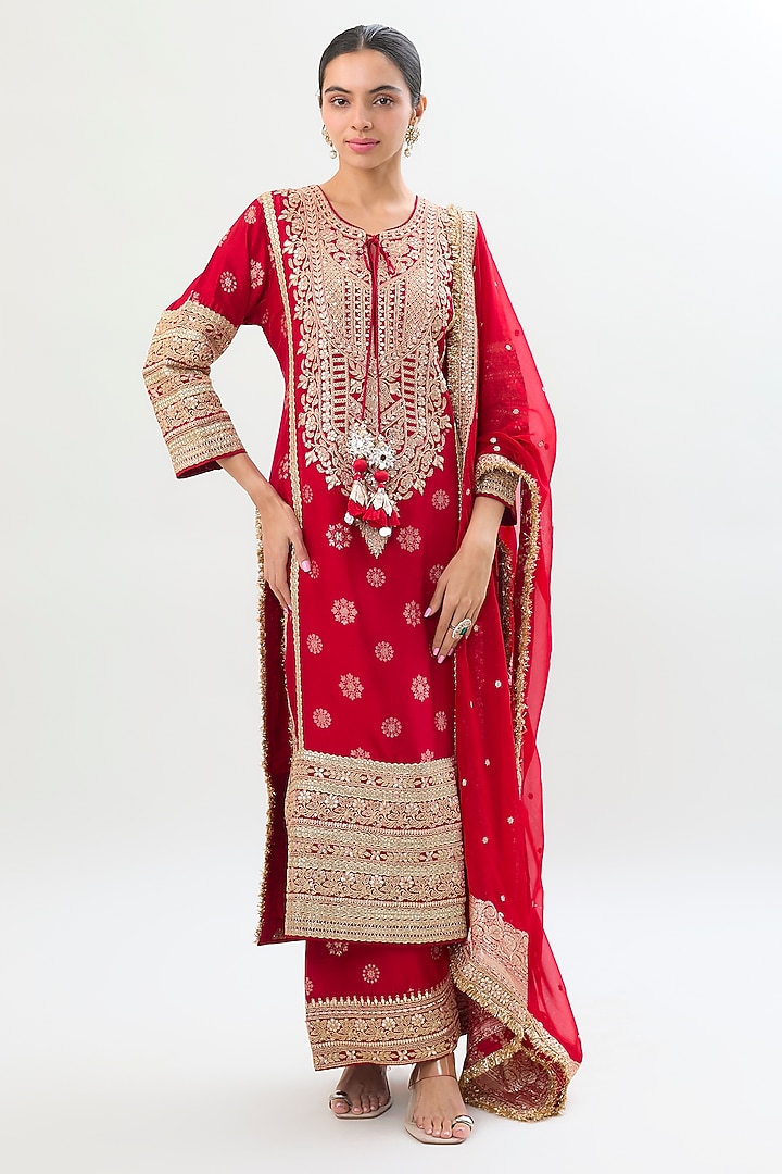 Red Brocade Zari Embroidered Kurta Set by Gopi Vaid at Pernia's Pop Up Shop