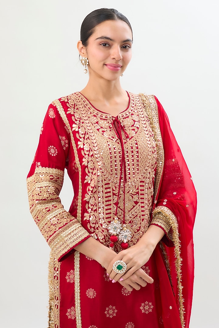 Red Brocade Zari Embroidered Kurta Set by Gopi Vaid at Pernia's Pop Up Shop