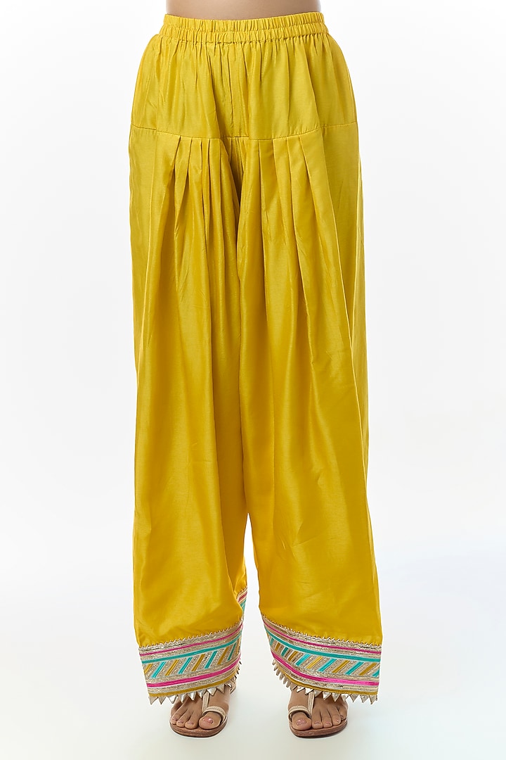Yellow Georgette Hand Embroidered Tunic Set by Gopi Vaid at Pernia's Pop Up Shop