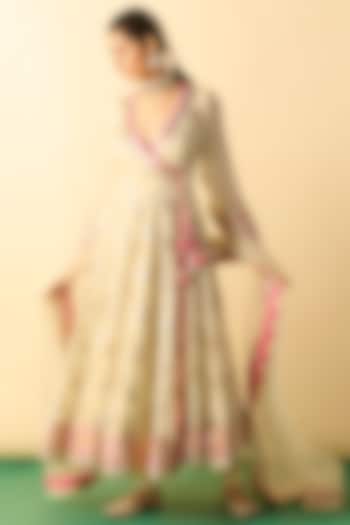 Ivory Georgette Geometric Embroidered Wedding Anarkali Set by Gopi Vaid at Pernia's Pop Up Shop