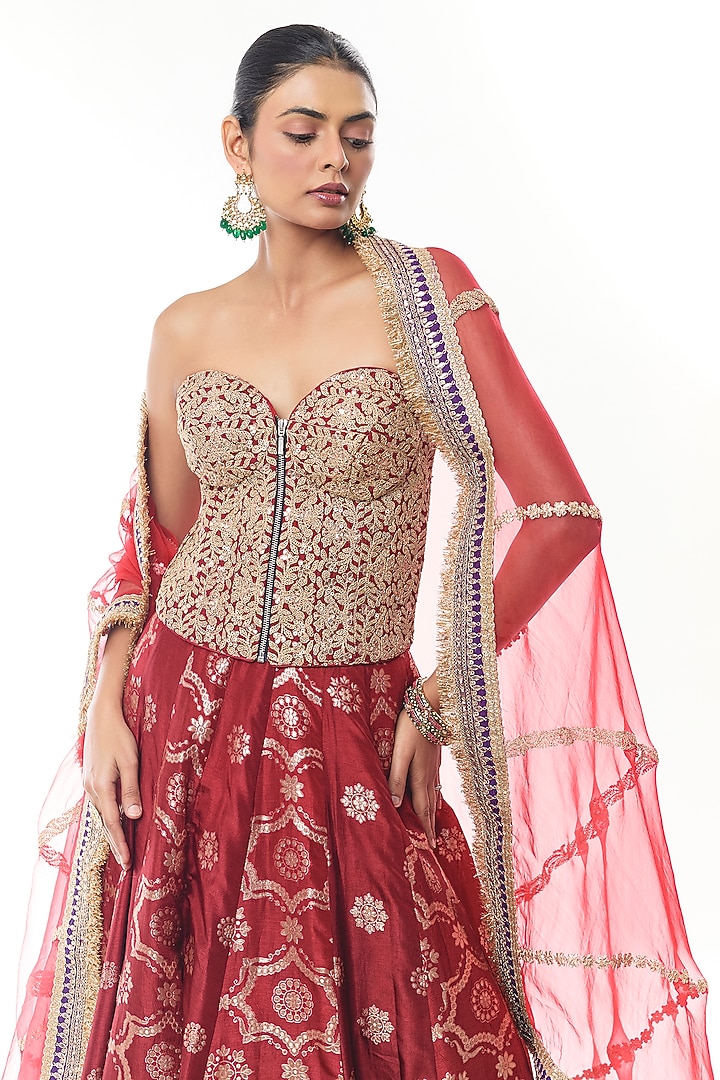 Red Tussar Gold Embroidered Bridal Lehenga Set by GOPI VAID at Pernia's Pop Up Shop