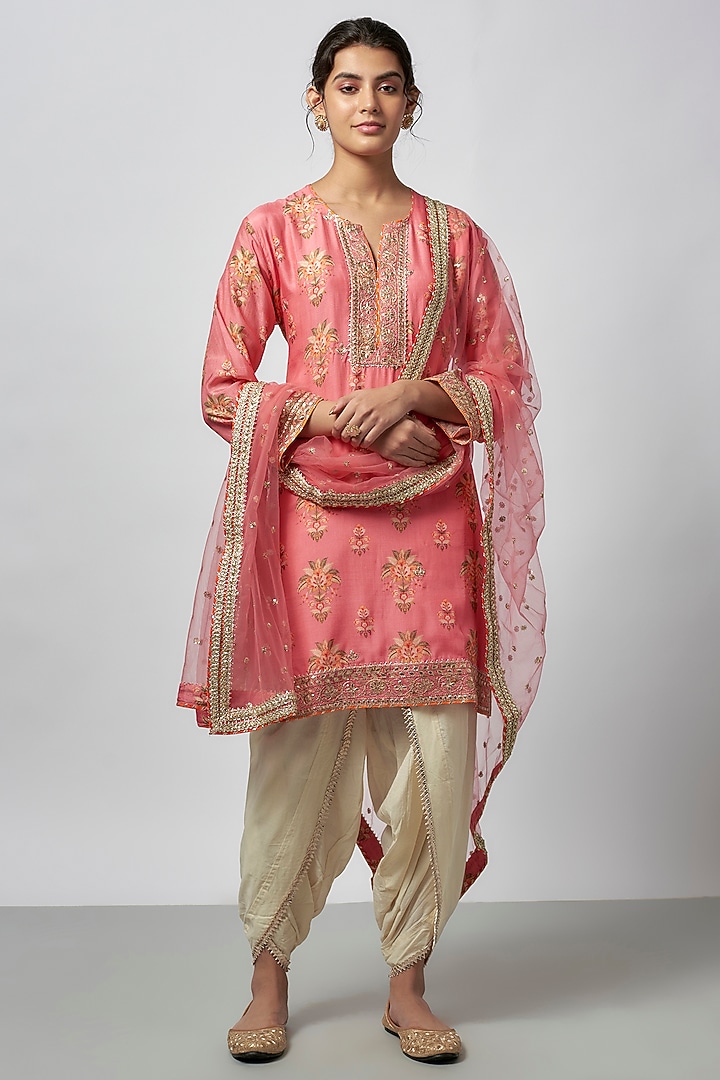 Pink Cotton Silk Floral Jaal Embroidered Short Kurta Set by GOPI VAID at Pernia's Pop Up Shop
