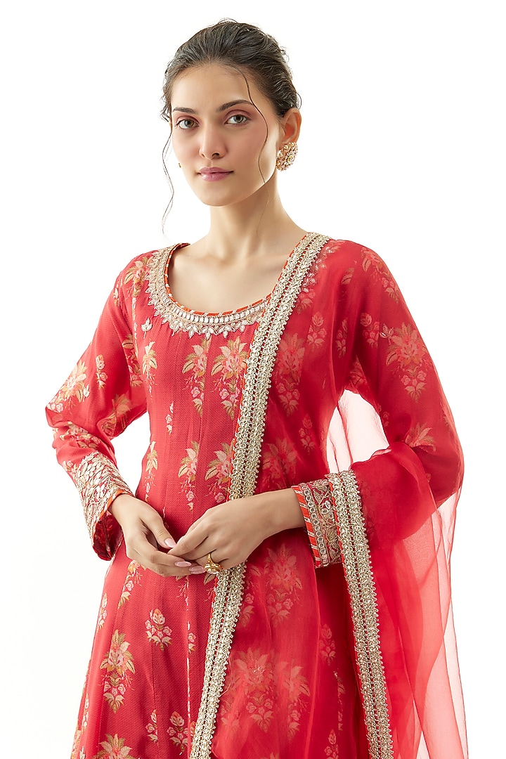 Red Cotton Silk Embellished Kurta Set by Gopi Vaid at Pernia's Pop Up Shop