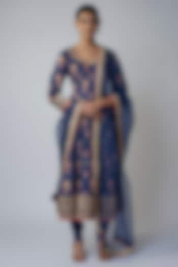 Blue Cotton Silk Embroidered Kurta Set by GOPI VAID at Pernia's Pop Up Shop