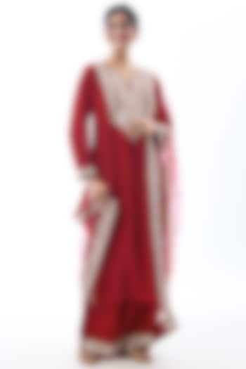 Red Tussar Embroidered Kurta Set by GOPI VAID at Pernia's Pop Up Shop