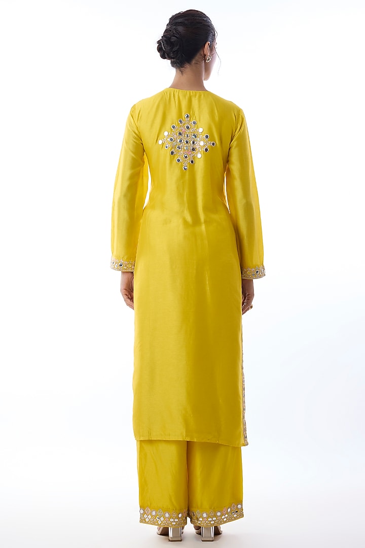 Yellow Tussar Embroidered Kurta Set by Gopi Vaid at Pernia's Pop Up Shop