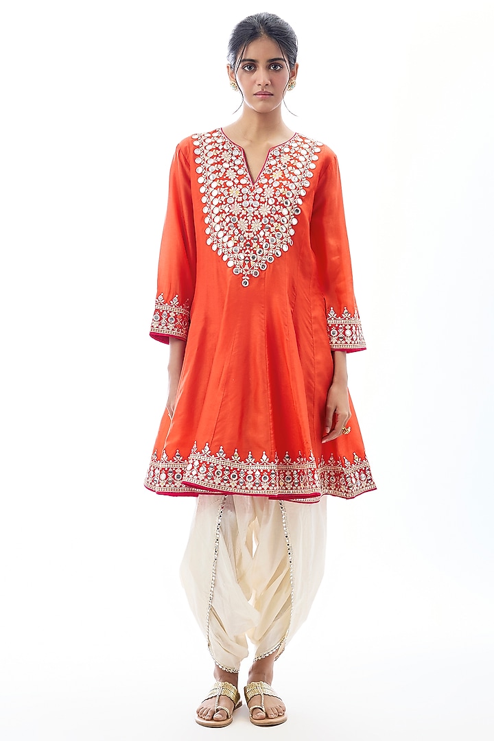 Orange Georgette Embroidered Kurta Set by GOPI VAID at Pernia's Pop Up Shop