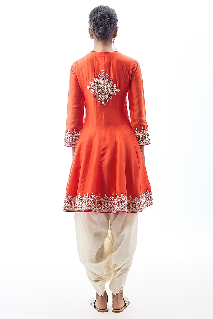 Orange Georgette Embroidered Kurta Set by GOPI VAID at Pernia's Pop Up Shop