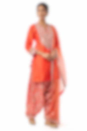 Orange Georgette Mirror Embroidered Kurta Set by GOPI VAID at Pernia's Pop Up Shop