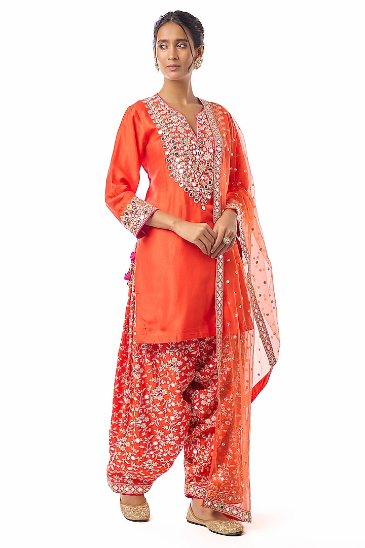 Orange Georgette Mirror Embroidered Kurta Set by GOPI VAID at Pernia's Pop Up Shop