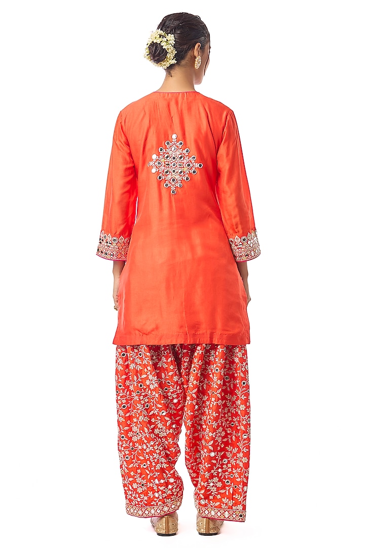 Orange Georgette Mirror Embroidered Kurta Set by GOPI VAID at Pernia's Pop Up Shop