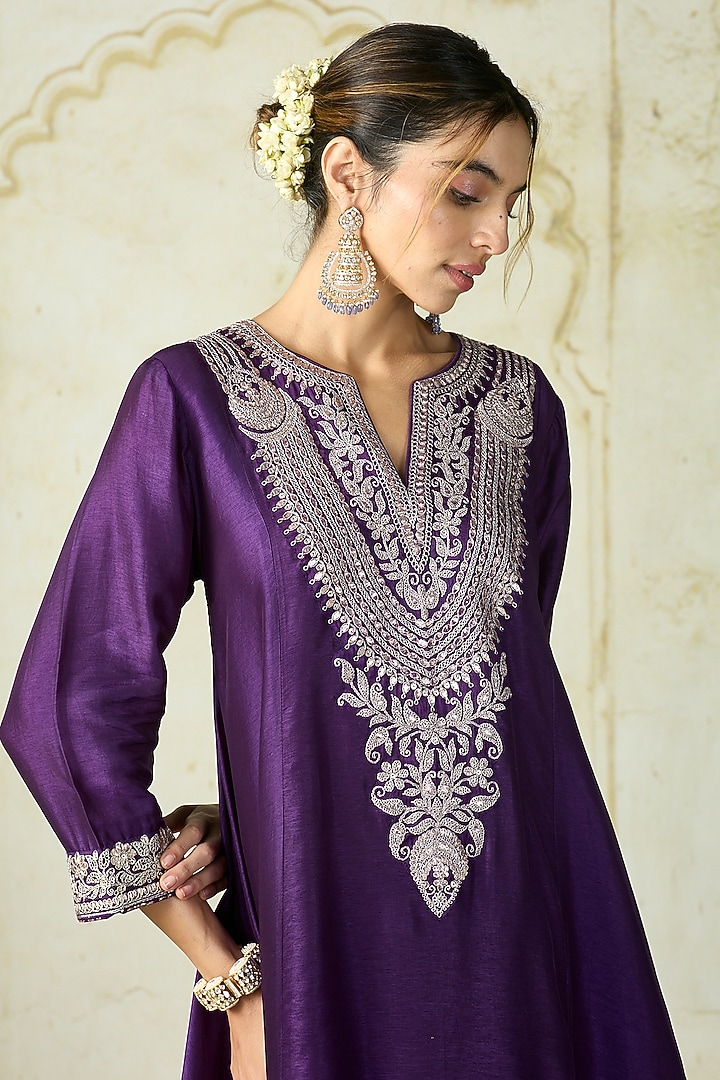Purple Tussar Motif Embroidered Asymmetrical Kurta Set by GOPI VAID at Pernia's Pop Up Shop