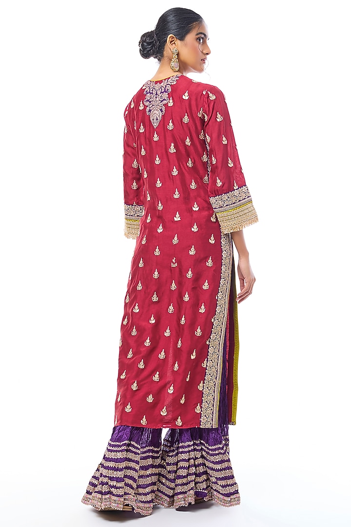 Red Tussar Motifs Work Straight Kurta Set by GOPI VAID at Pernia's Pop Up Shop