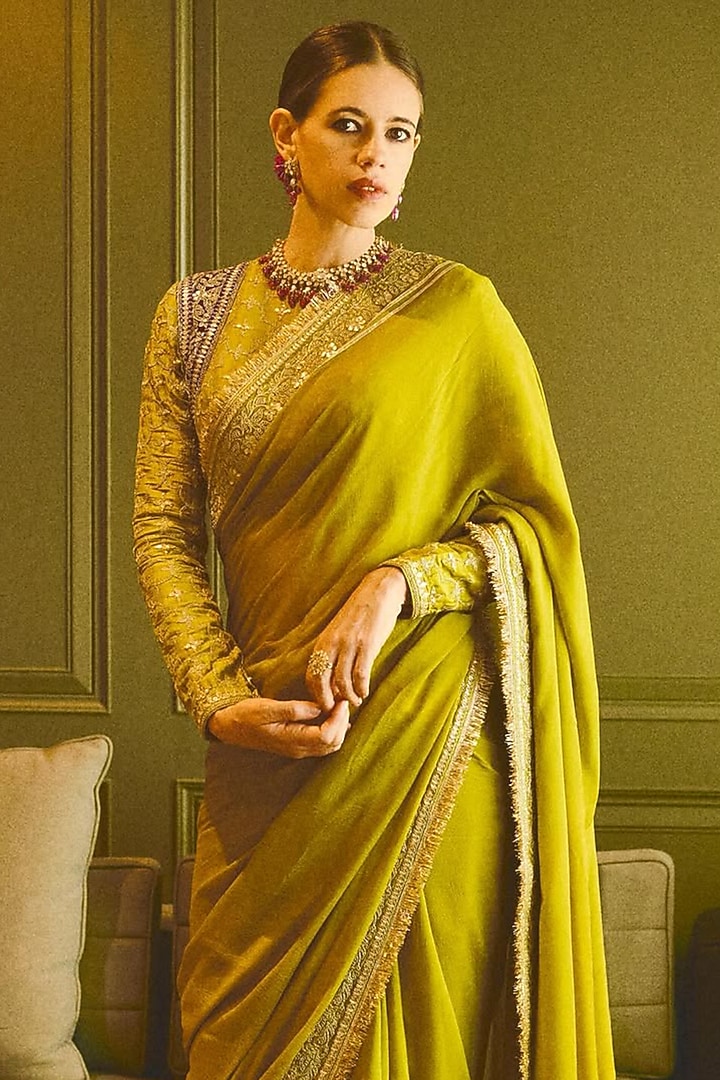 Green Tussar Embroidered Wedding Saree Set by Gopi Vaid at Pernia's Pop Up Shop