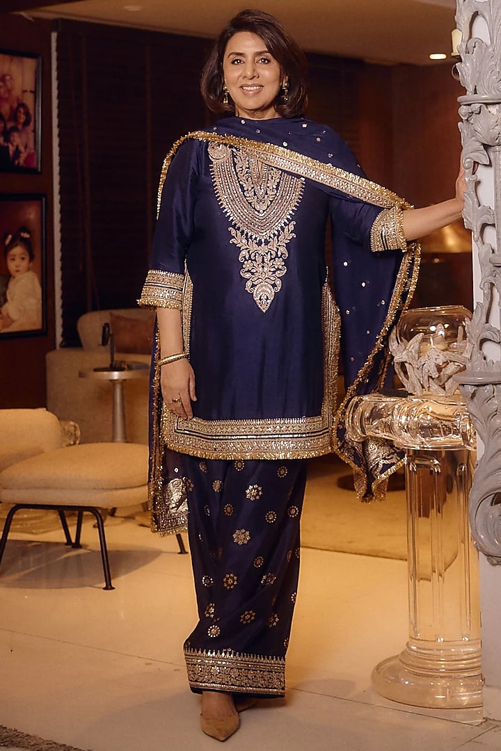 Blue Tussar Embroidered Straight Kurta Set by Gopi Vaid at Pernia's Pop Up Shop