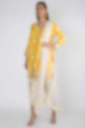 Yellow Embroidered Short Kurta Set by GOPI VAID