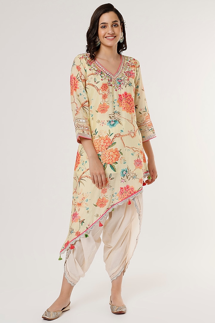 Yellow Printed Kurta Set by GOPI VAID at Pernia's Pop Up Shop