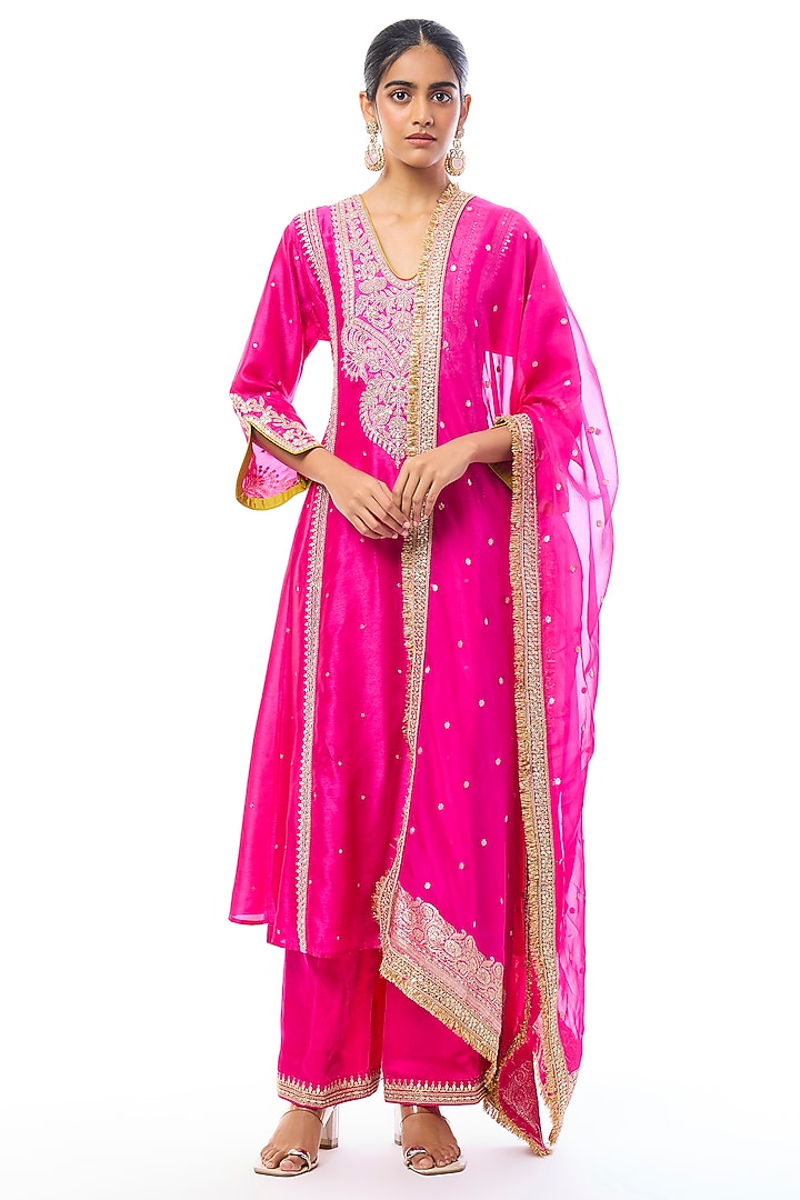 Pink Tussar Embroidered Straight Kurta Set by GOPI VAID at Pernia's Pop Up Shop