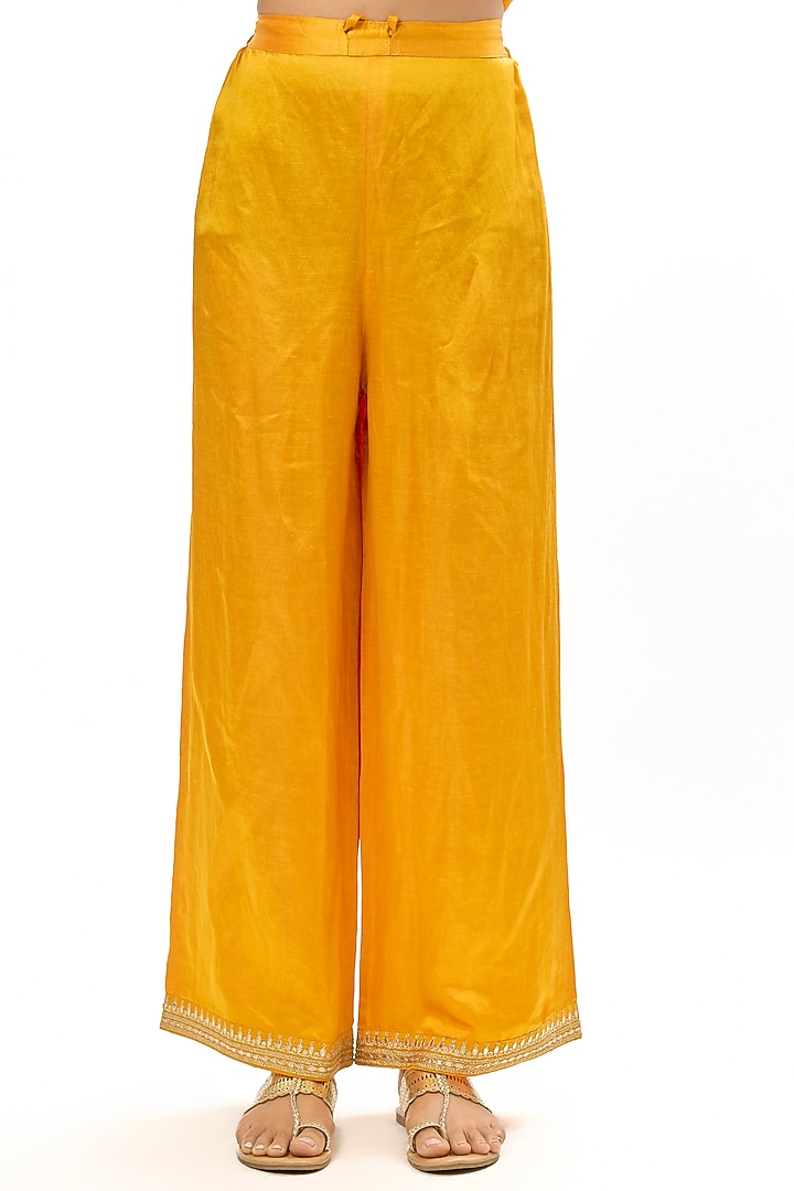 Mustard Yellow Tussar Thread Embroidered Kurta Set by GOPI VAID at Pernia's Pop Up Shop