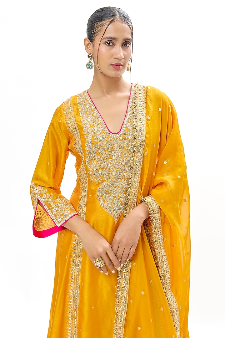 Mustard Yellow Tussar Thread Embroidered Kurta Set by GOPI VAID at Pernia's Pop Up Shop