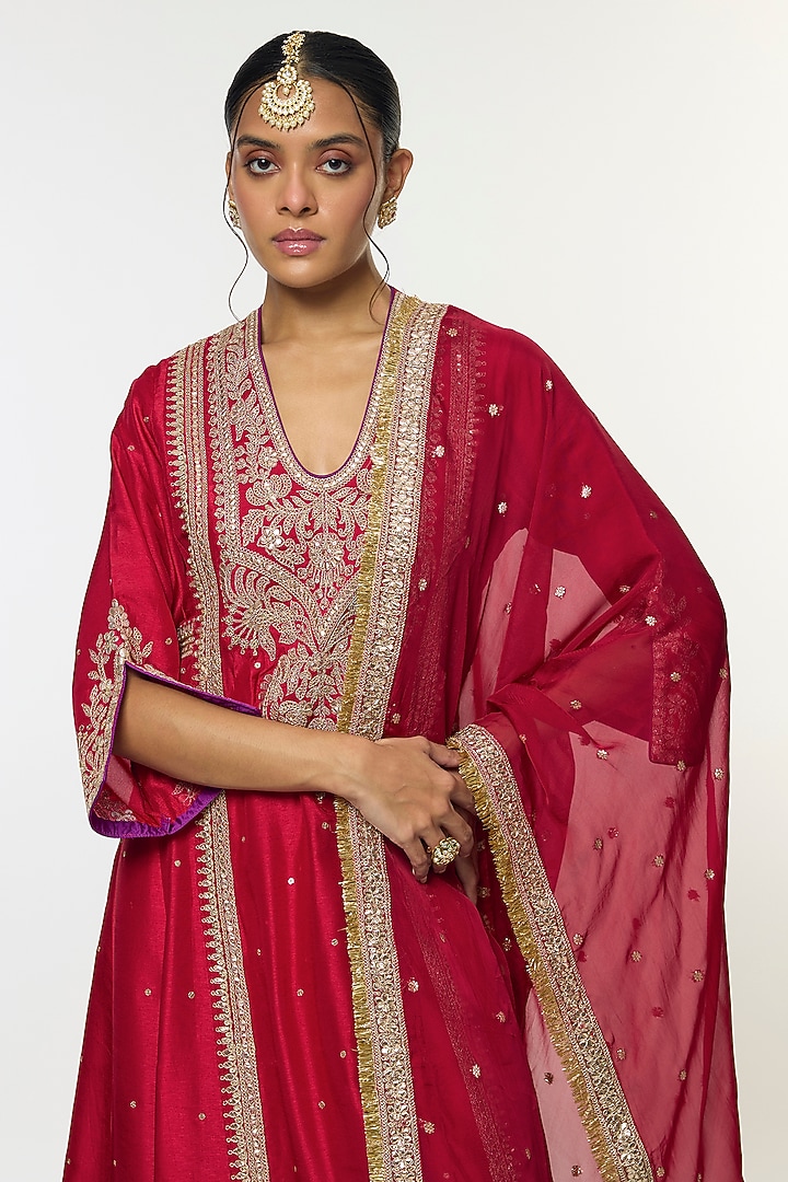 Red Tussar Thread Embroidered Straight-Cut Kurta Set by GOPI VAID at Pernia's Pop Up Shop