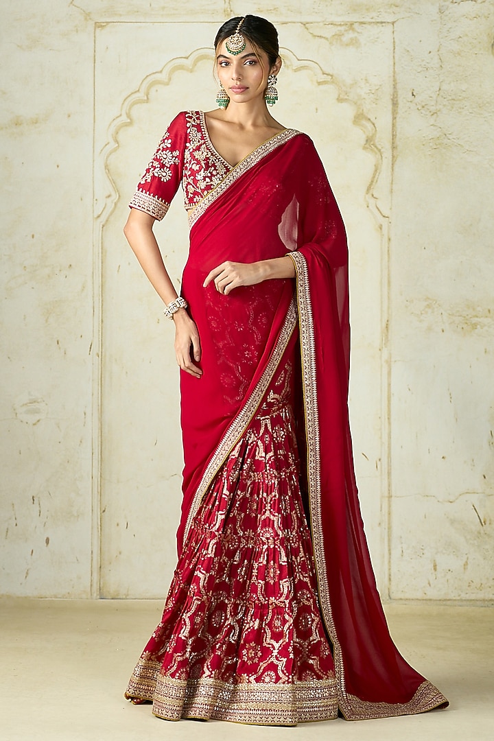 Red Georgette & Tussar Embroidered Draped Reception Saree Set by GOPI VAID at Pernia's Pop Up Shop