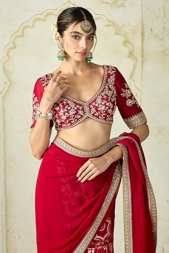 Red Georgette & Tussar Embroidered Draped Reception Saree Set by GOPI VAID at Pernia's Pop Up Shop
