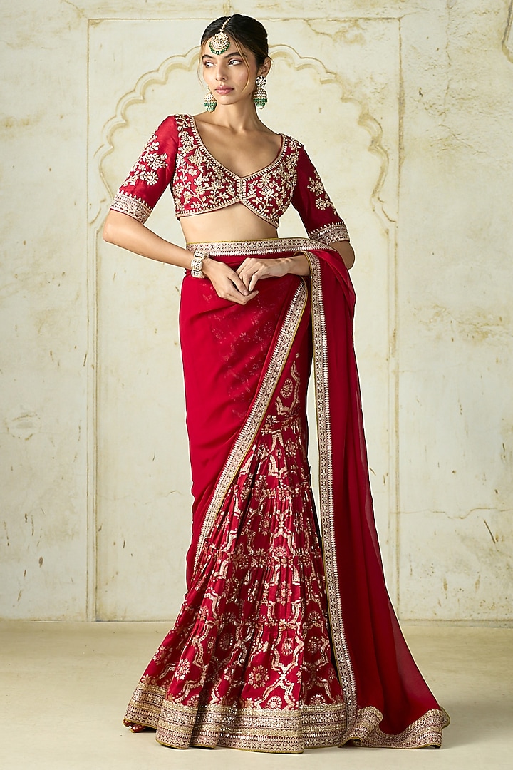 Red Georgette & Tussar Embroidered Draped Reception Saree Set by GOPI VAID at Pernia's Pop Up Shop