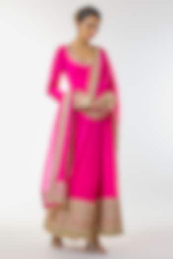 Rani Pink Chiffon Embroidered Wedding Anarkali Set by GOPI VAID at Pernia's Pop Up Shop