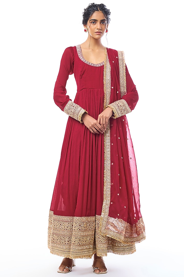 Red Tussar Motif Embroidered Wedding Anarkali Set by GOPI VAID at Pernia's Pop Up Shop
