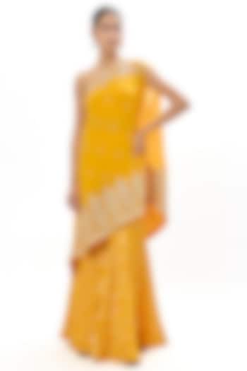 Mustard Yellow Tussar Embroidered Kurta Set by GOPI VAID at Pernia's Pop Up Shop