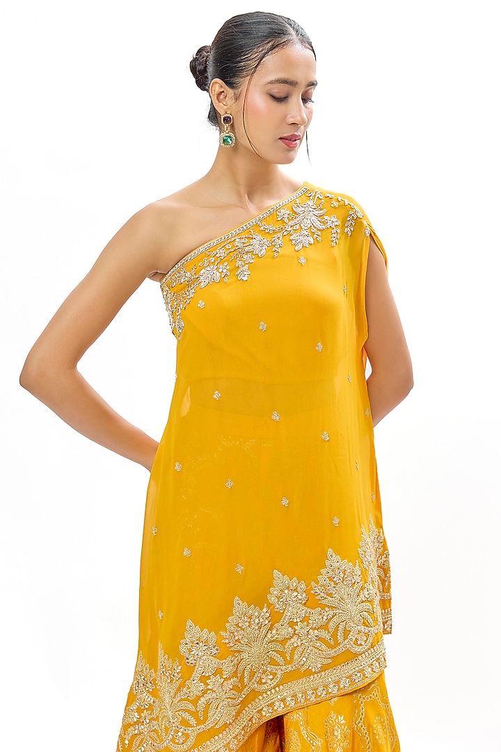 Mustard Yellow Tussar Embroidered Kurta Set by GOPI VAID at Pernia's Pop Up Shop